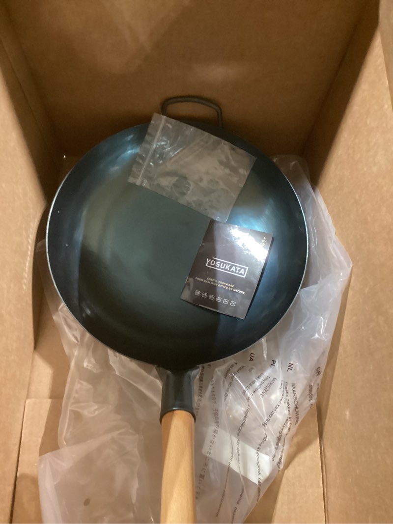 Condition photo showing Good Condition for YOSUKATA 14” Round Bottom Carbon Steel Wok Pan – Blue Pre-Seasoned Pow Wok for Stir Fry, BBQ & Camping – Traditional Japanese & Chinese Cookware – Compatible with Gas Stoves & Open Fire Only 14" Blue