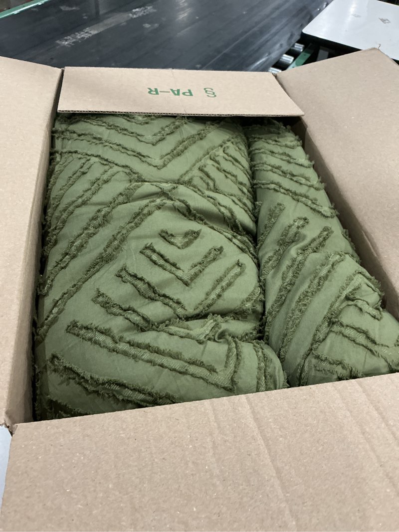 Condition photo showing As Is for andency queen comforter set with sheets, olive green | 7 pieces, bed in a bag, boho lightweight fluffy tufted, includes quilt comforter, sheets, pillowcases & shams, all season olive green queen (90"x90")