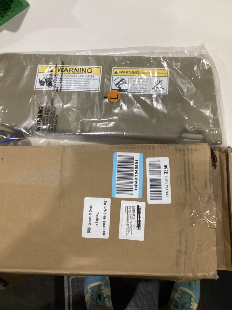 Condition photo showing Good Condition for right passenger side sun visor compatible with honda pilot 2017-2021, ridgeline 2018-2020, sunvisor with mirror & vanity light, replace pn. 83230-tg7-a12za, beige passenger right side sunvisor beige(right)