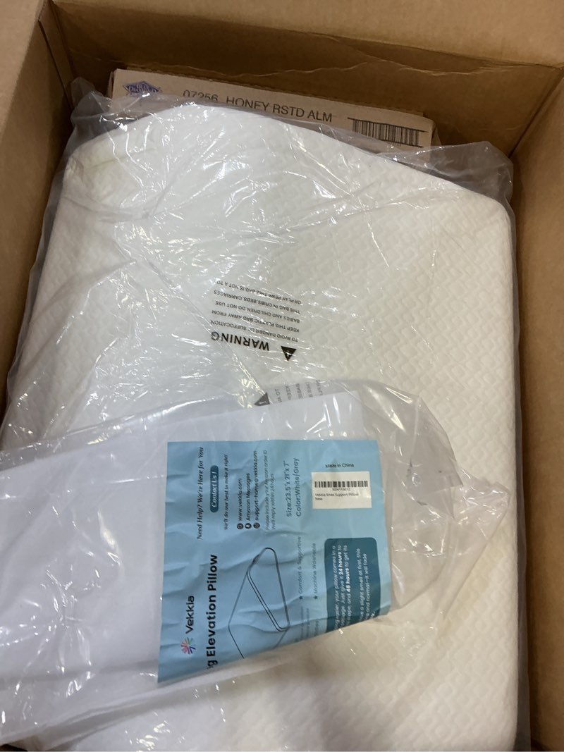 Condition photo showing Good Condition for vekkia knee pillow for back sleeping, 7" wedge pillow for knees & leg, versatile wedge with dual handles,comfortable support for post-surgery, lower back&hip pain relief, blood circulation, swelling white/gray leg pillow(23.5 in x 21 in x 7 in--standard)