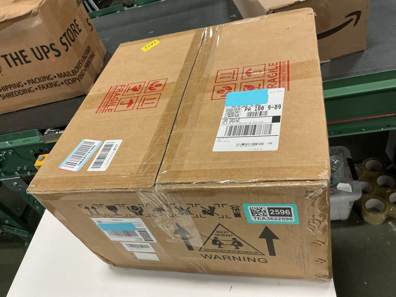 https://lotting-media.assets.bidfta.com/lotting_d2300dfc-71fd-4d62-bad2-c84bd53dcb59
