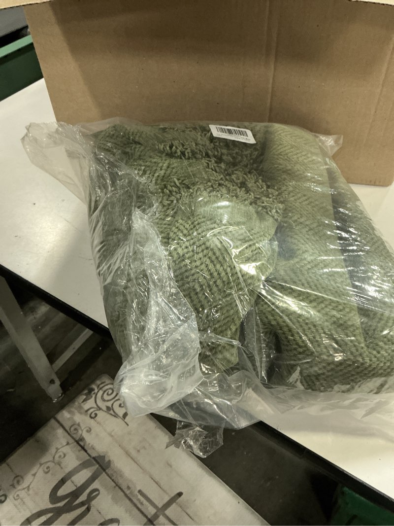 Condition photo showing Good Condition for Erke Couch Cover Sheet Blanket, 3-Seat Small Size Sofa Cushion Slip Covers, L Shape Sectional Furnit