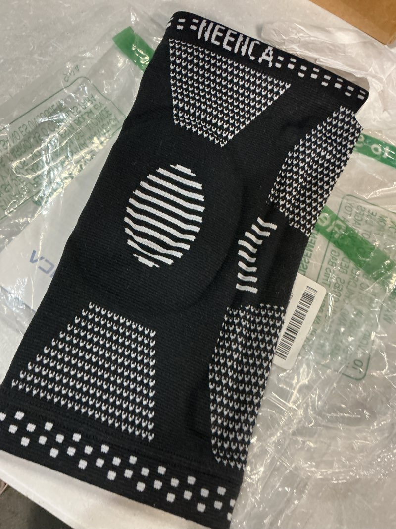 Condition photo showing Good Condition for neenca professional knee brace for pain relief, medical knee support with patella pad & side stabilizers, compression knee sleeve for meniscus tear, acl, joint pain, runner, workout (black, medium) medium black