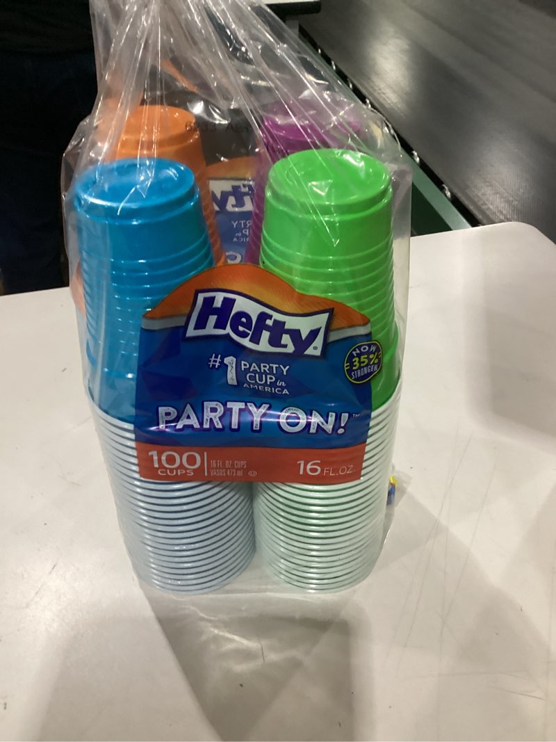 Hefty party on! 100 cups