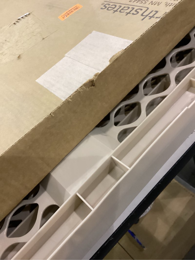 Condition photo showing As Is for Supergate ergo sand