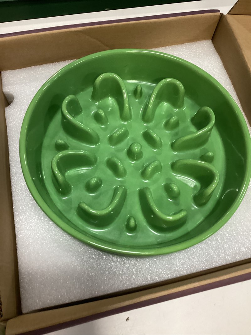 Condition photo showing Good Condition for le tauci slow feeder dog bowls ceramic, 3 cups slow feeding dog bowl medium large breed, pet bowl for fast eaters, puzzle pet dishes,clover green clover green l-3 cups
