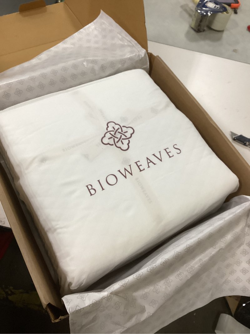 Condition photo showing New/Like New for BIOWEAVES 100% Organic Cotton Quilt King Size - Diamond Stitched Quilted Bedspreads - All Season Oversized Coverlet Set - GOTS Certified Bedding Set | 1 Quilt & 2 Pillow Shams Coverlet Set - King / Cal King White