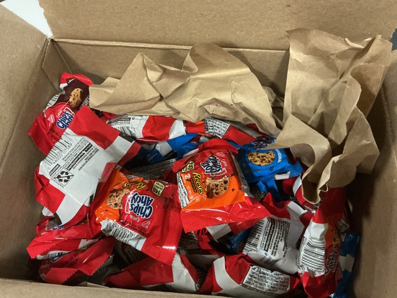 Condition photo showing New/Like New for (bbd:15/feb /2026 )) chips ahoy! cookies variety pack, original chocolate chip, chewy chocolate chip with reese's peanut butter cups & chewy hershey's fudge filled soft cookies, 50 snack packs 1 count (pack of 50)