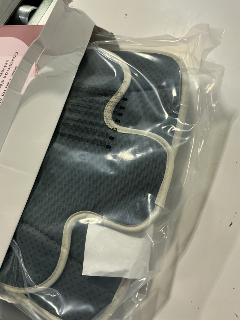 Condition photo showing Good Condition for momcozy stroller cooling pad | detachable 2-piece cooling cushion | universal soft cooler pad, breathable & adjustable car seat liner | fits strollers, car seat, swing, high chair, bassinet blue gray
