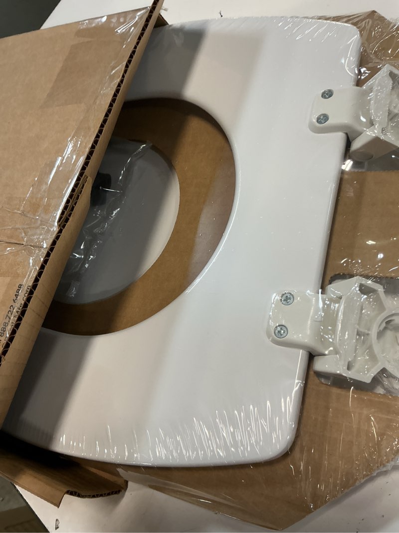 Condition photo showing Good Condition for bemis 1500ec 390 lift-off wood elongated toilet seat, cotton white (pack of 1)