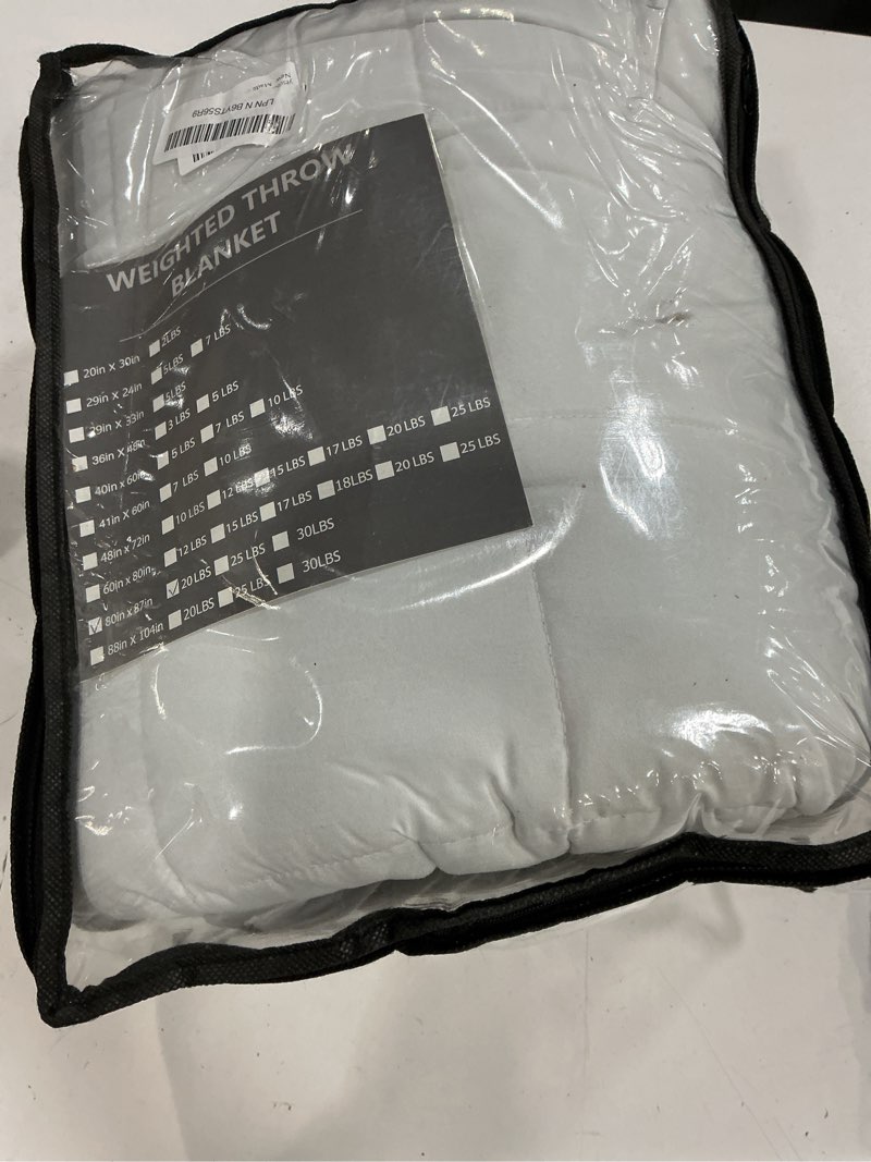 Condition photo showing Good Condition for king size weighted blanket for adults (20 lbs, 80” x 87”, white) cooling heavy blanket for sleeping perfect for 190-210 lbs, breathable blanket for adults & couple all season, machine washable white 80x87-20 lbs