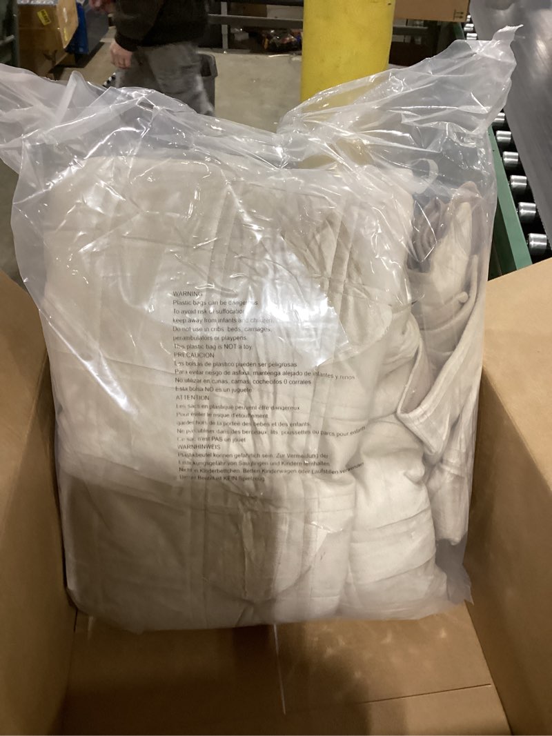 Condition photo showing Good Condition for EVERGRACE 3 Pieces Luxurious Velvet Quilt Queen Size, Ultra Soft Bedspread Coverlet Set, Double Box Stitch Lightweight Velvet Comforter for All Season with 2 Shams, Beige, 92"x96" Double Box Stitch Beige Full/Queen (92" x 96")