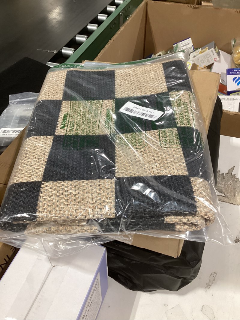 Condition photo showing New/Like New for lahome colette checkered easy jute 2x3 rug, small entryway rug non slip kitchen front door mat, farmhouse neutral area rug non shedding low pile floor carpet for foyer porch doorway 2' x 3' (rectangular) black/checkerboard -1