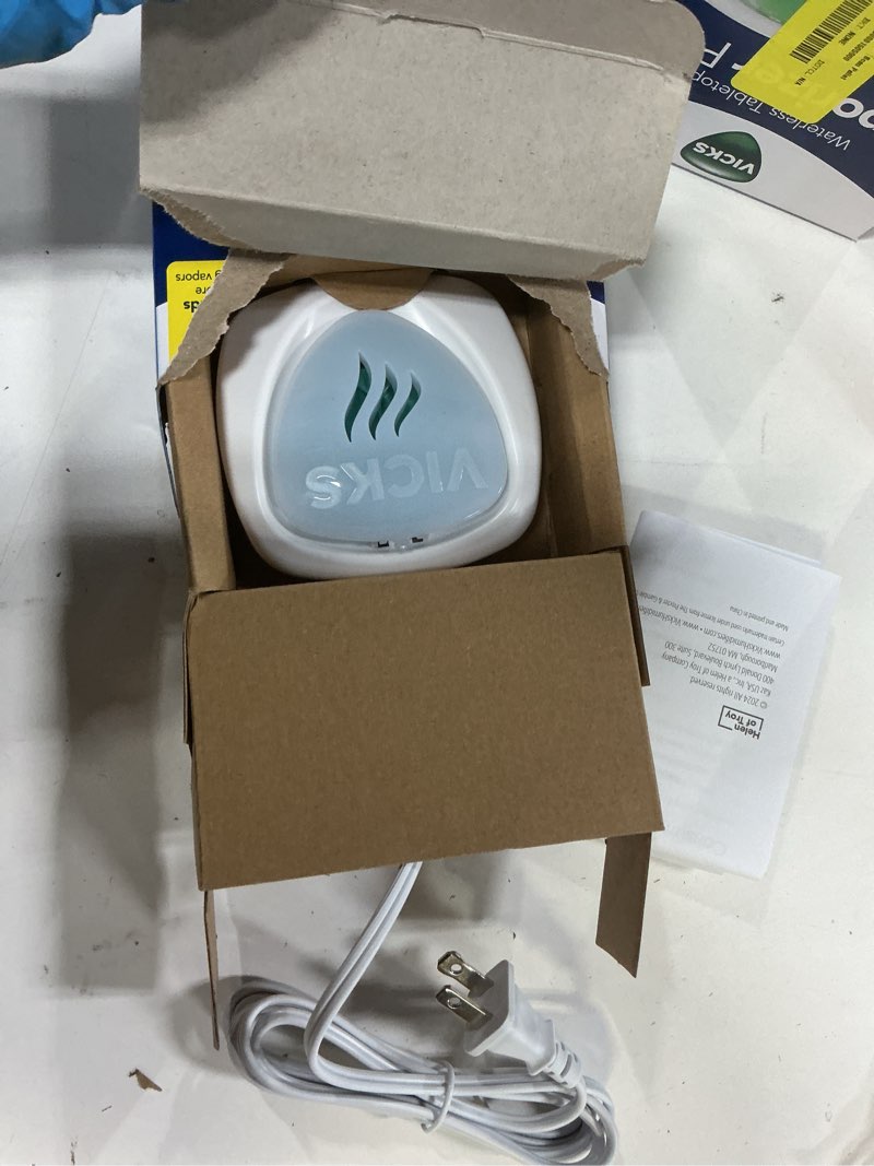 Condition photo showing Good Condition for vicks waterless vaporizer, 50 sq. ft., v1800