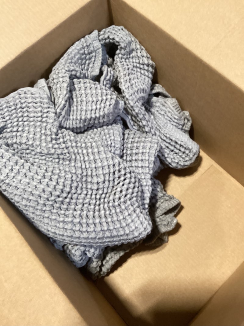 Condition photo showing Good Condition for alusa home ultra soft viscose from bamboo waffle towels - lightweight bath towel set of 6 - compact, quick dry & lint free (pewter grey) pewter 6-piece set