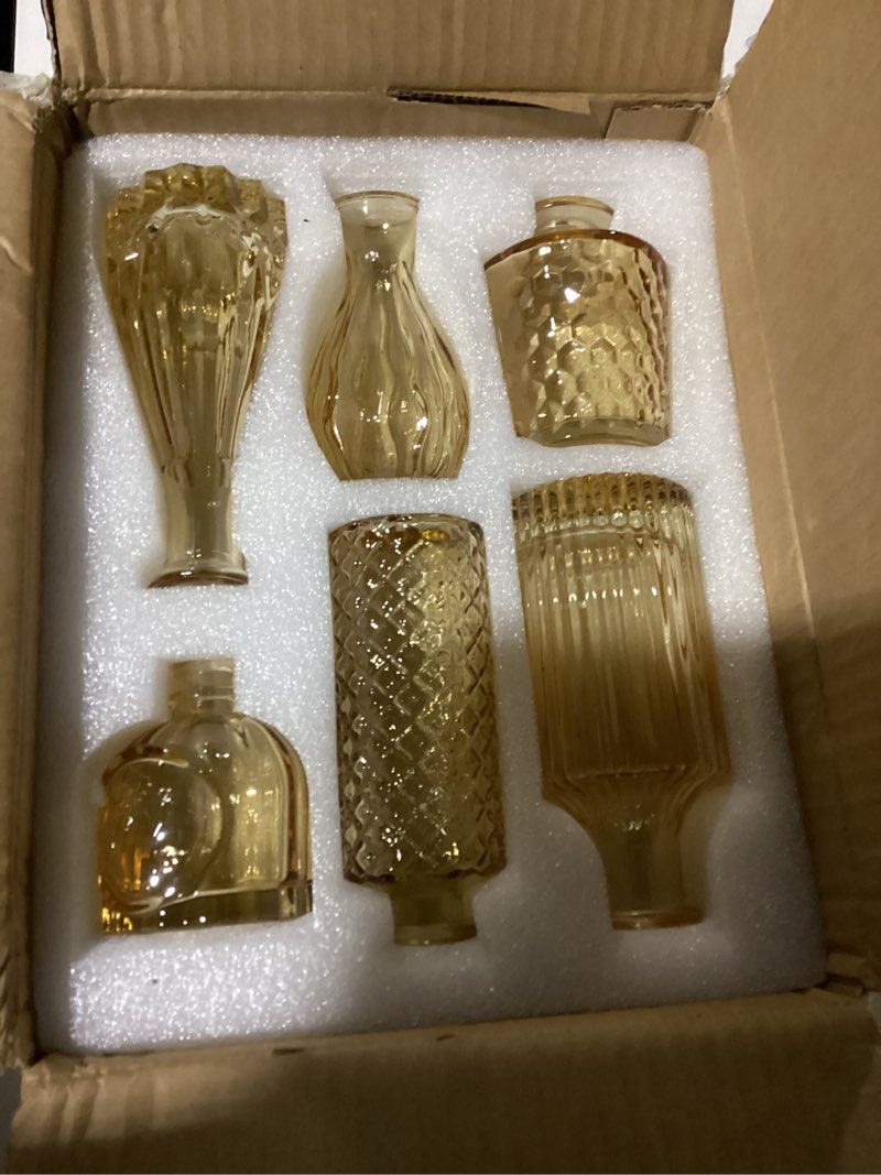 Condition photo showing Good Condition for Amber Glass Bud Vases Set of 12, Gold Mini Flower Vase for Centerpieces, Small Vases in Bulk for Wedding Decorations, Vintage Vase for Table, Recepetion, Home Décor Standard-gold Amber 12pcs