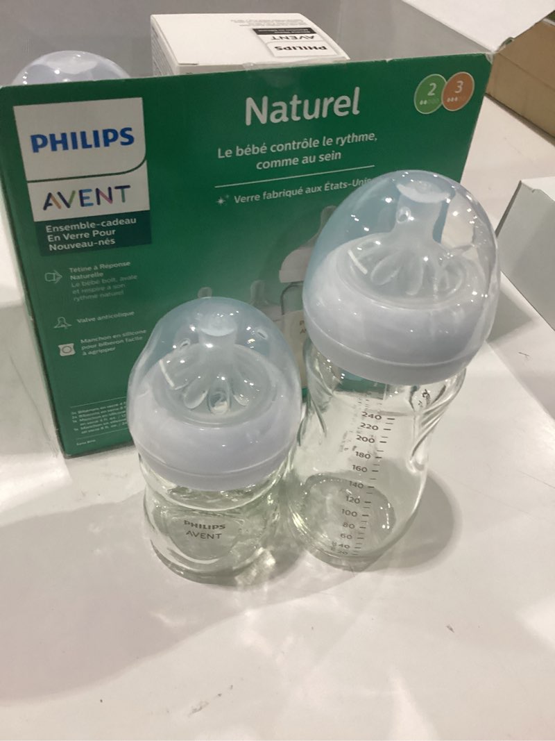 Condition photo showing New/Like New for philips avent glass natural bottle with natural response nipple, baby gift set, scd858/01 4 and 8 ounce