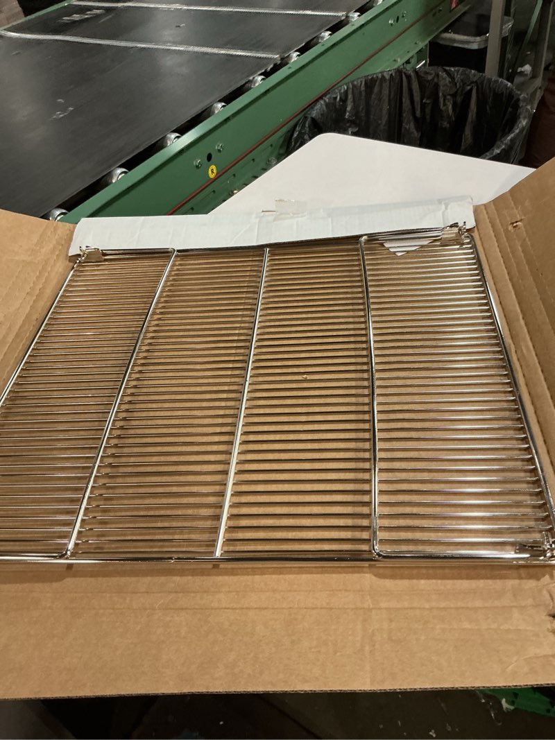 Condition photo showing Good Condition for la caja china 22"x 20" top grill 22"x 20" large 22" x 20" x 6" top grill, silver steel