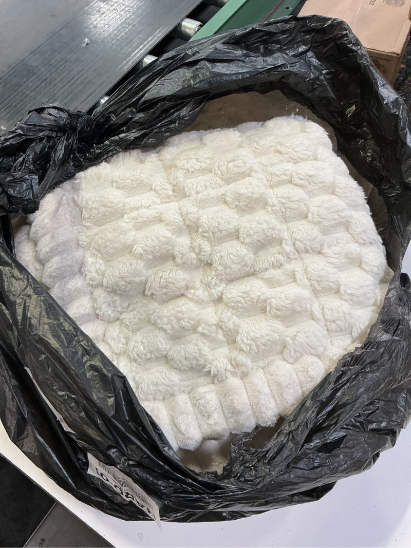 Condition photo showing Good Condition for Pet Couch Cover for Dogs Washable Pet-Friendly Dog Sofa Protector for Furniture Boho Pets Mat for Couches and Sofas Beige 27.6x59.06