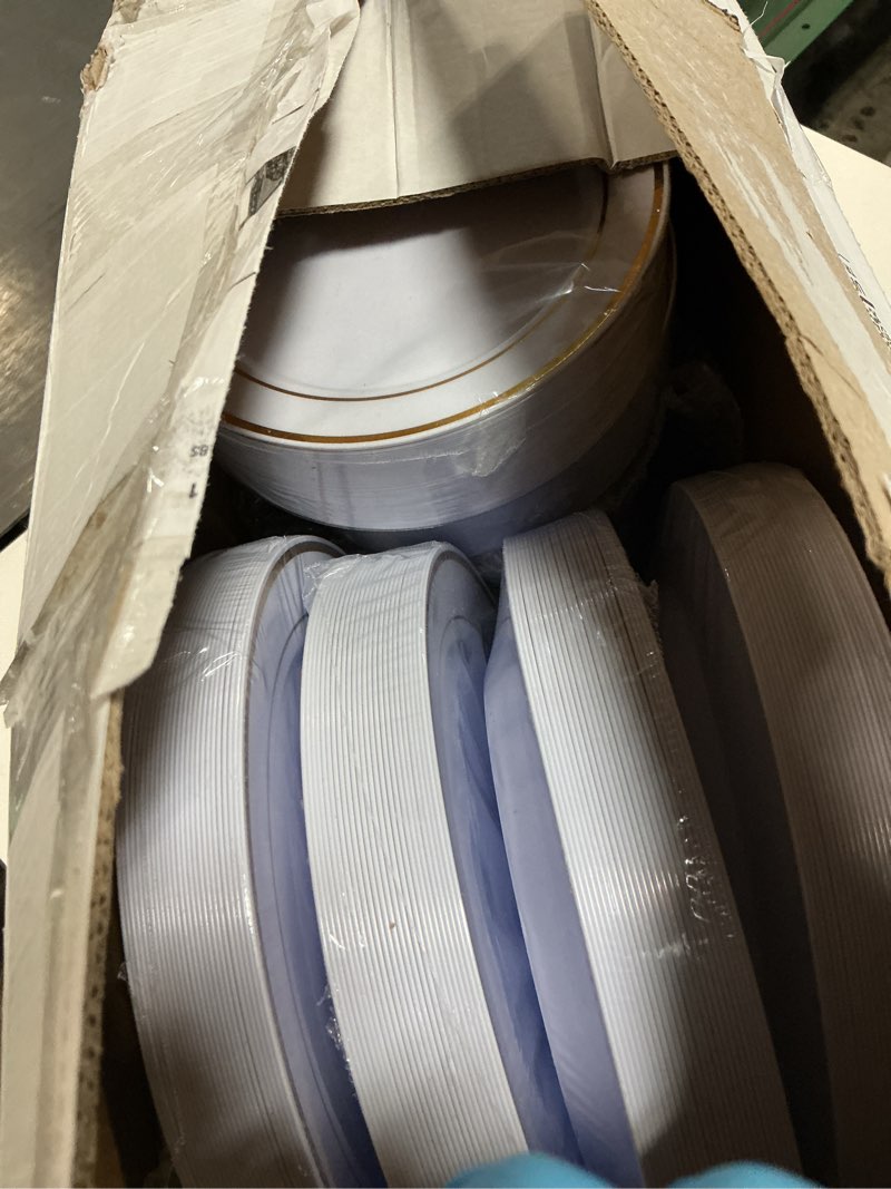 Condition photo showing New/Like New for WELLIFE 600 PCS Gold & White Disposable Dinnerware Set for 100 Guests — White Plastic Plates with Gold Rim, Dinner & Salad Plates, Cups, Forks, Knives & Spoons for Weddings & Elegant Events 100 Guests Gold