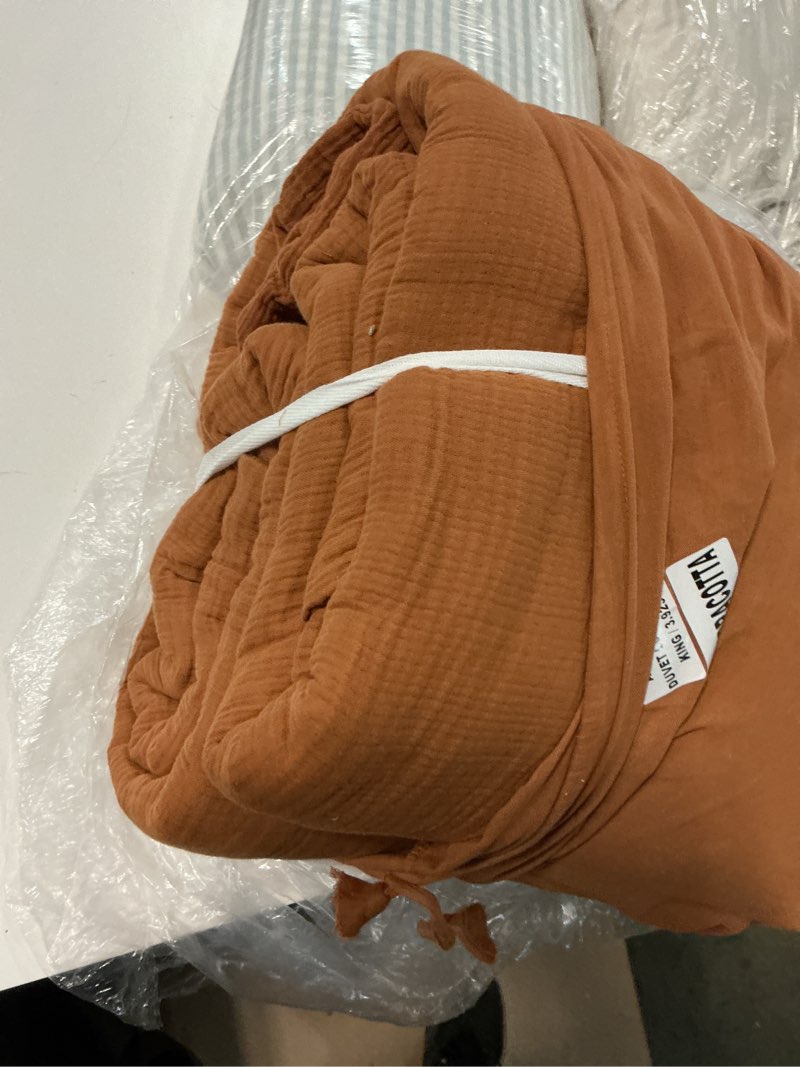 Condition photo showing Good Condition for organic cotton gauze duvet cover set color: sedona size: king/cal king set: with sham set