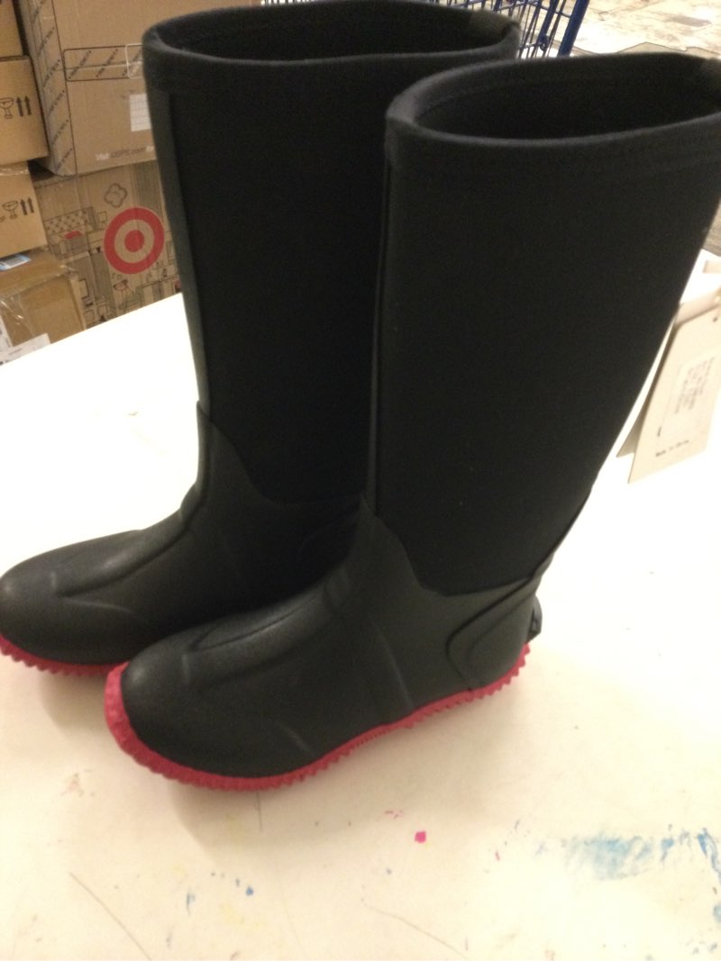 Condition photo showing New/Like New for ubon boots size 7