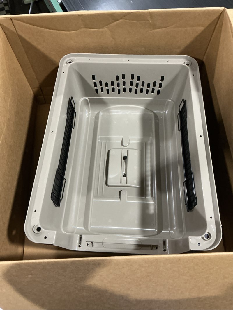 Condition photo showing Good Condition for petmate ultra vari dog kennel for small to medium dogs (durable, heavy duty dog travel crate, made with recycled materials, 28 in. long) 25 to 30 lbs, made in usa