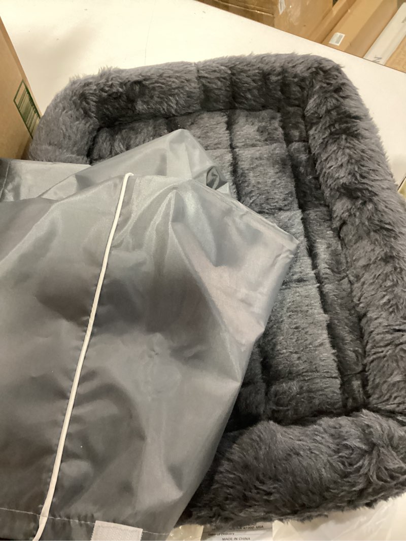 Condition photo showing Good Condition for New World Pet Products Dog Crate Comfort Kit, Matching Dog Crate Cover & Dog Bed to Make Your Dog's Crate Their Home, Fits 24-Inch Long Dog Crates, Dog Crate Not Included