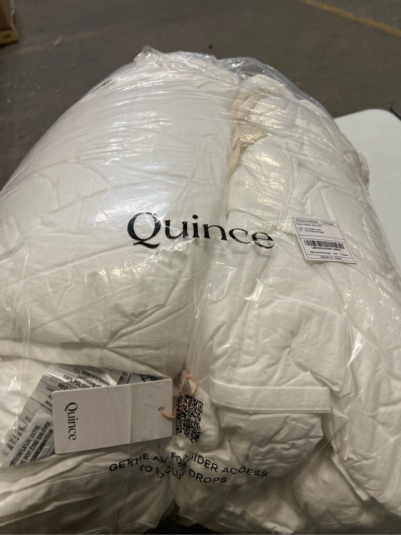 Condition photo showing New/Like New for cotton pintuck comforter, full/queen, white