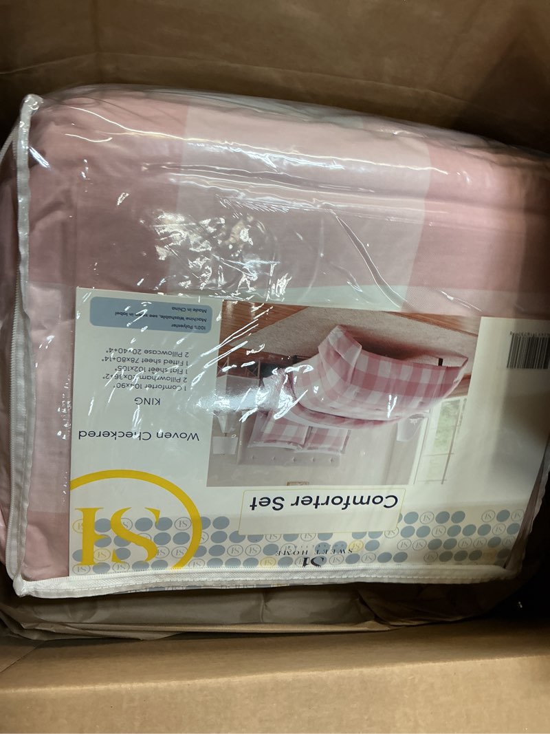 Condition photo showing Good Condition for king size comforter set with sheets - 7-piece bedding collection - 1 comforter, 1 fitted sheet, 1 flat, 4 pillowcases - deep pocket - soft & premium quality - ideal for all seasons checkered box blush checkered box blush king
