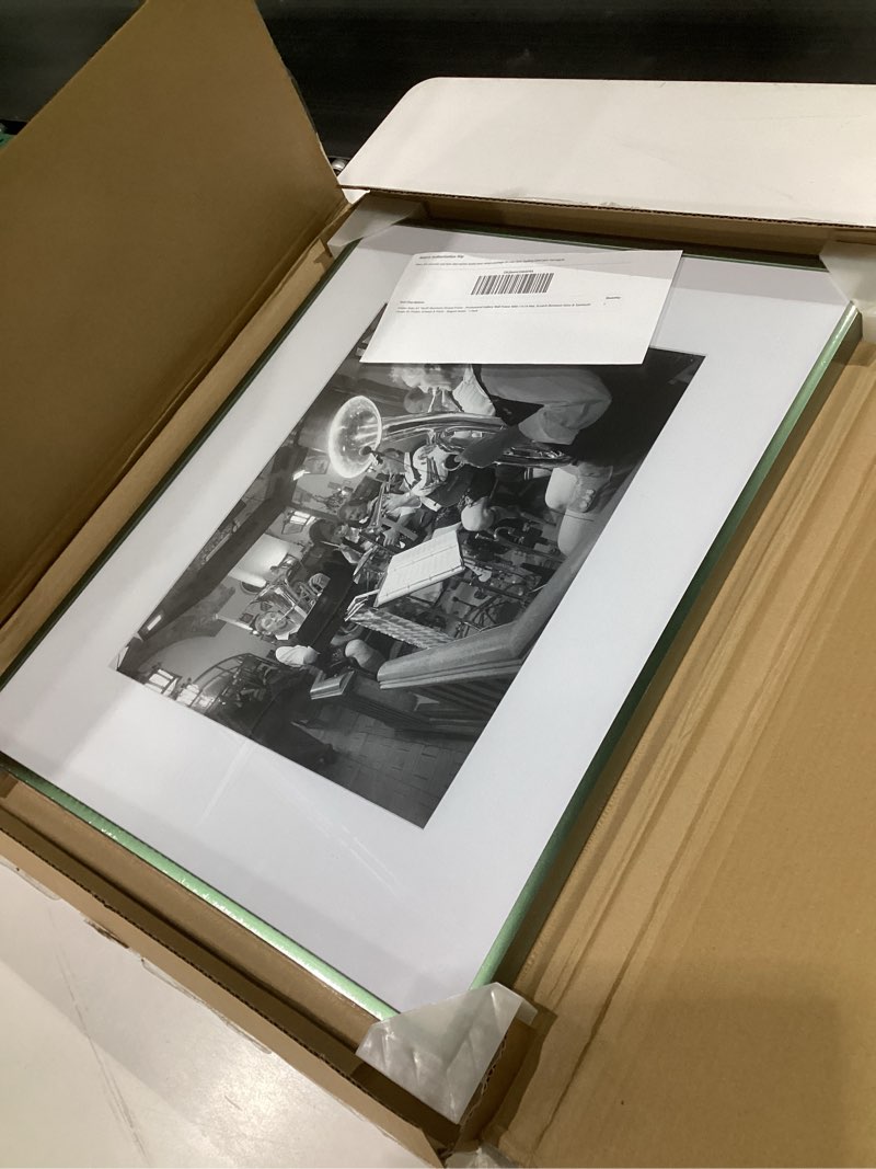 Condition photo showing Good Condition for golden state art - 9x12 aluminum picture frame - with mat for 6x8 photo or without mat for 9 x 12 photo - real glass cover - simple and elegant decor for wall mounting - 1 pack - black 9x12 black