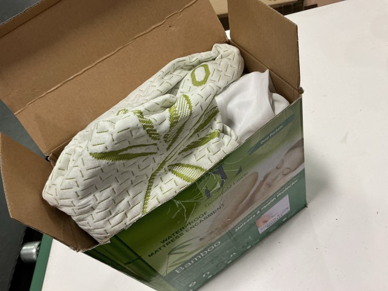 Condition photo showing As Is for Bamboo Mattress Protector with Zipper - 100% Waterproof Queen Size Mattress Cover - Ultra Soft Jacquard Fabric Cooling Breathable Noiseless Mattress Pad Covers - Zippered Mattress Encasement