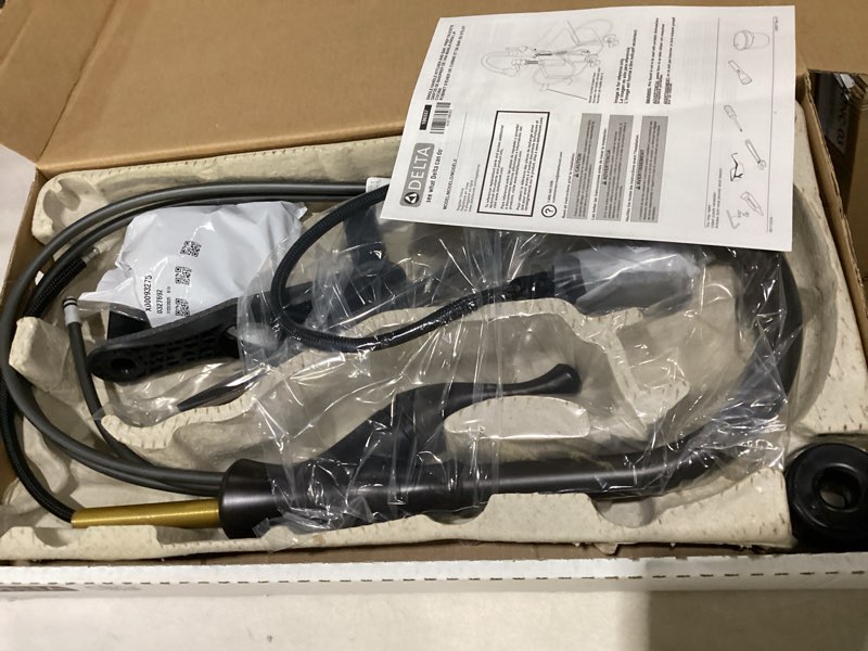 Condition photo showing Good Condition for delta ophelia oil rubbed bronze kitchen faucet with pull down sprayer, modern single hole kitchen sink faucet, single handle, venetian bronze 19888z-rb-dst