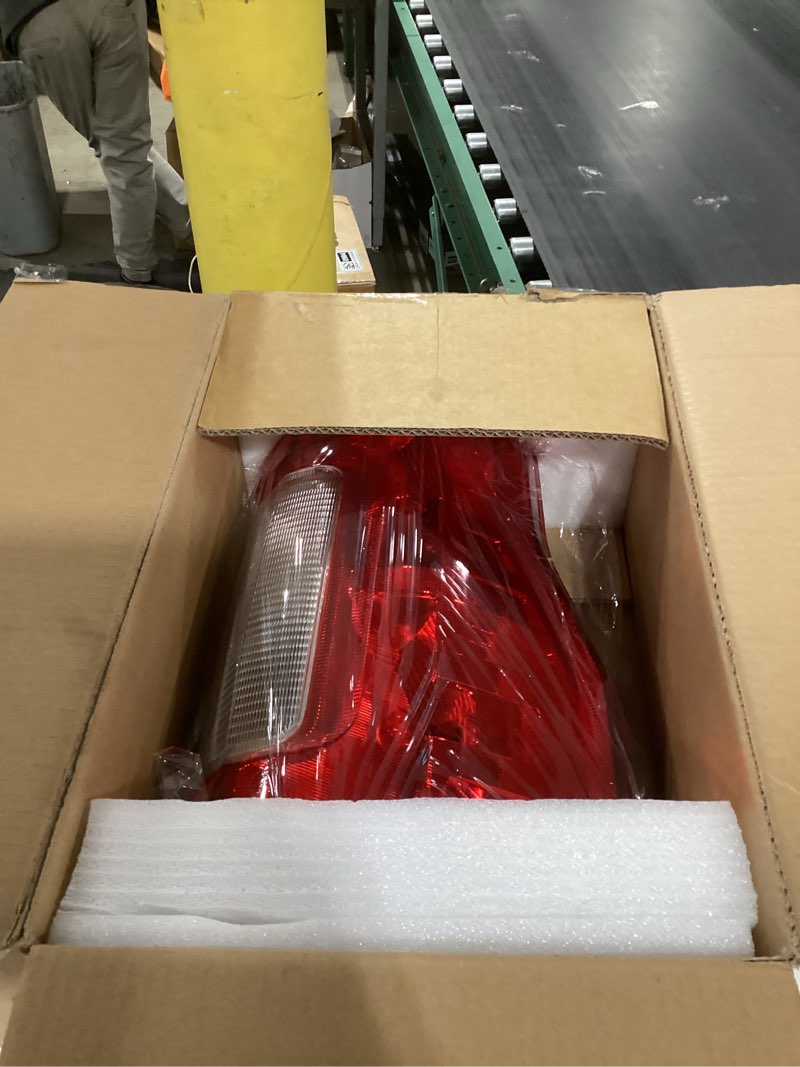 Condition photo showing New/Like New for Tail Light Assembly Compatible with 2017 2018 2019 Ford F-250 F-350 Super Duty Left Driver Side Taillights Rear Brake Signals with Bulbs, Replace HC3Z13405F