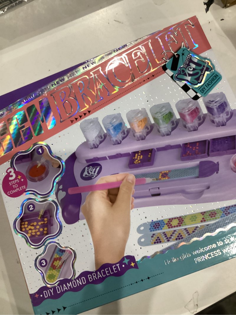 Condition photo showing Good Condition for zilemopo diamond art bracelet making kit for girls, 10 pcs diy multicolor gems friendship bracelet kits for kids ages 6-7-8-9-10-11-12, arts and crafts activity easter birthday gifts for girls 6+
