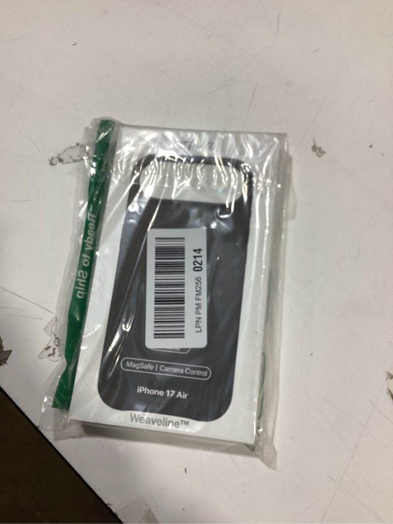 Condition photo showing Good Condition for ariakg premium magnetic techwoven case for iphone, embossed designer logo, compatible with magsafe,