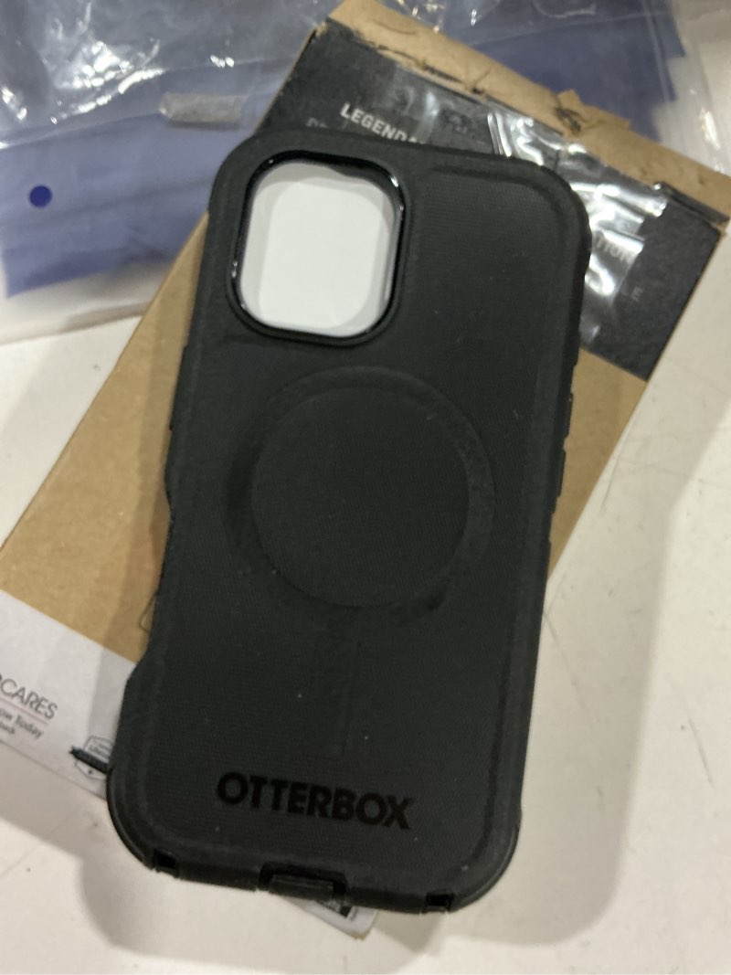 Condition photo showing Good Condition for otterbox iphone 16 defender series case - black iphone 16 black