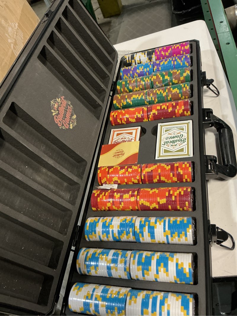 Condition photo showing Good Condition for 500 piece poker set with numbered values - 14 gram 40 mm clay poker chips - durable carrying case & playing cards - features dealer, small blind, and big blind position markers