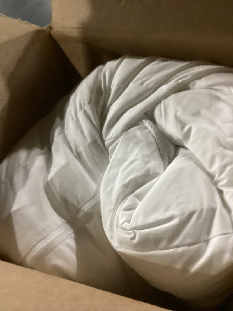 Condition photo showing New/Like New for casper sleep original pillow for sleeping, standard, white standard single pack