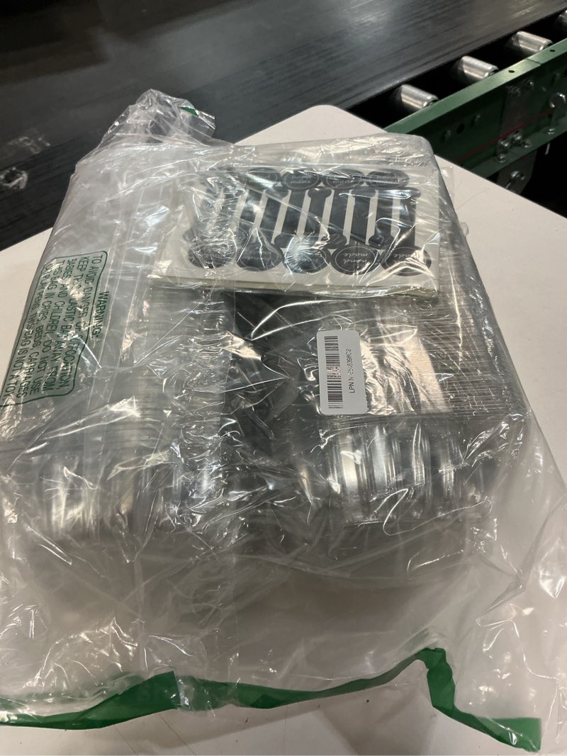 Condition photo showing Good Condition for 200 pack clear clamshell take out tray 6 x 6 x 3.15 inch plastic to go containers, disposable takeout hinged boxes with 200pcs hand made tags for dessert, cakes, salads, hamburger, sandwiches