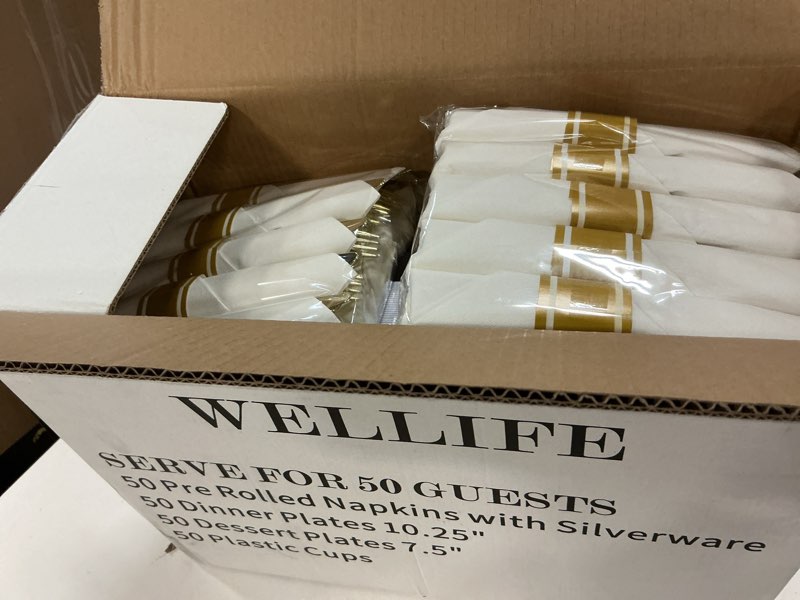 Condition photo showing Good Condition for WELLIFE 50 Guests Dinnerware Sets, Gold Plastic Plates?Platos Para Fiestas Elegantes Desechables Include:50 Dinner Plates, 50 Dessert Plate, 150 Pcs Gold Plastic Silverware, 50 Cups for Party Gold 350 Piece Set