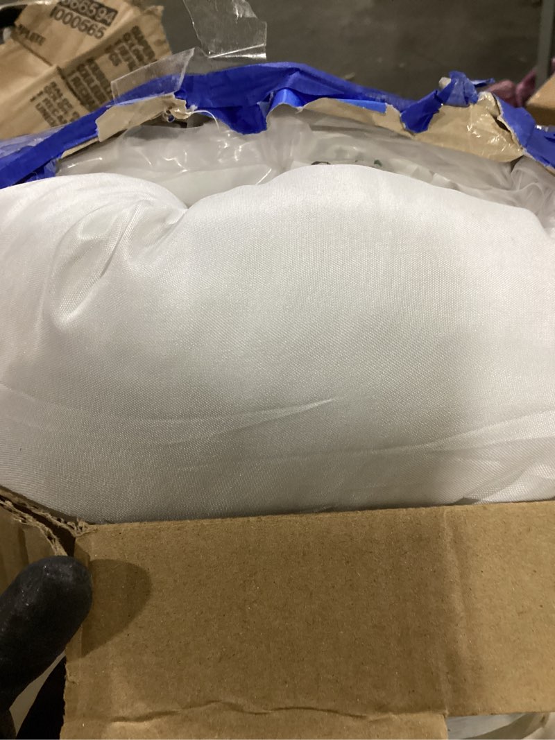 Condition photo showing Good Condition for quba linen 18 x 18 throw pillow insert - pack of 4 white, down alternative pillow inserts for decorative pillow covers, throw pillows for bed, couch pillows for living room (18" x 18" (pack of 4))