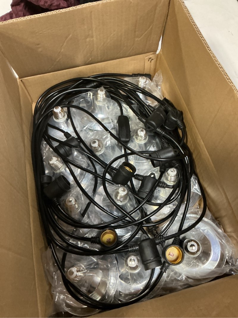 Condition photo showing Good Condition for VIVOSUN Outdoor LED Grow Lights, Waterproof String Grow Light, Full Spectrum Plant Growing Lights with 22Ft Adjustable Cord for Seedling, Veg, Flower in Greenhouse, Garden, Backyard, Farm (6-Light) 6 Lights