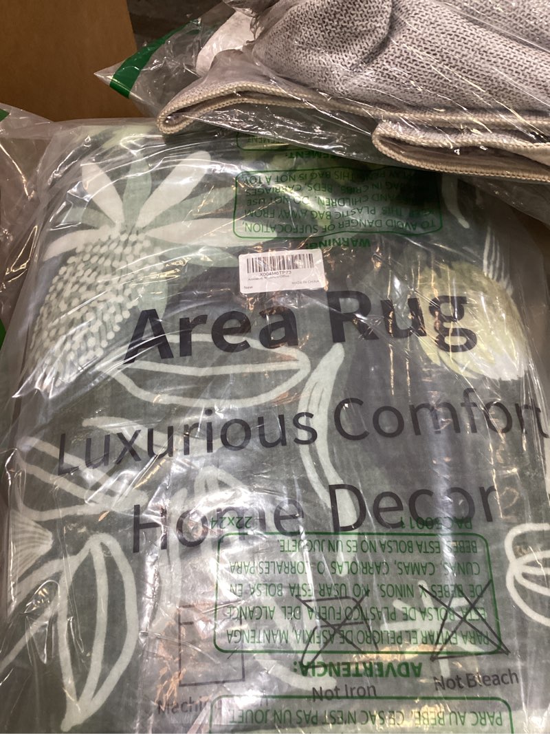 Condition photo showing Good Condition for anidaroel washable green area rug 6x9, botanical large rugs for living room non-slip soft rugs for bedroom, stain resistant dining room mat throw carpet for dorm farmhouse office green 6'x9'