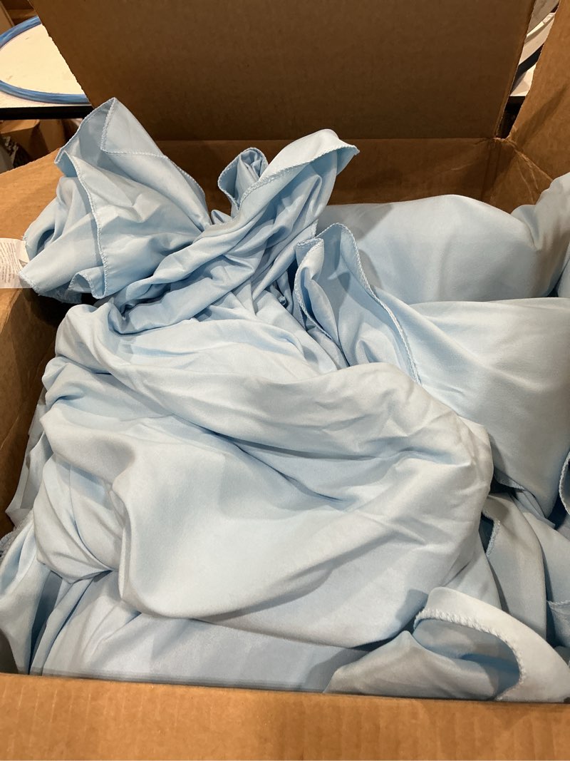 Condition photo showing Good Condition for amazon basics breathable, ultra-soft, wrinkle-resistant microfiber 5piece bed sheet set with inch deep pockets, machine washable, full, light blue, solid light blue full