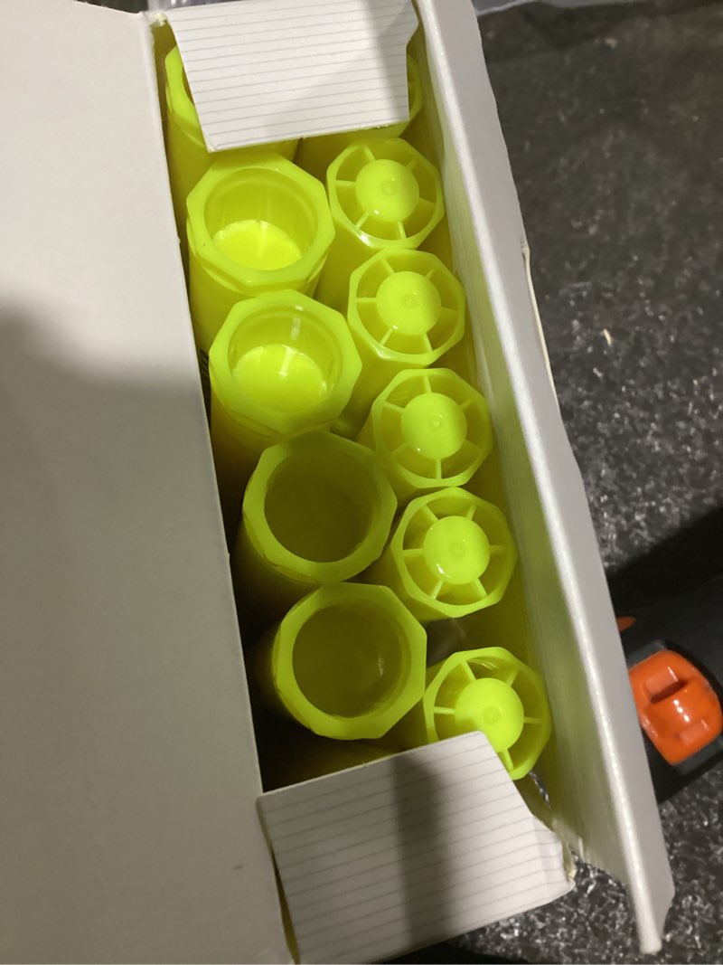 Condition photo showing Good Condition for fluorescent yellow office depot chisel-tip highlighters - total