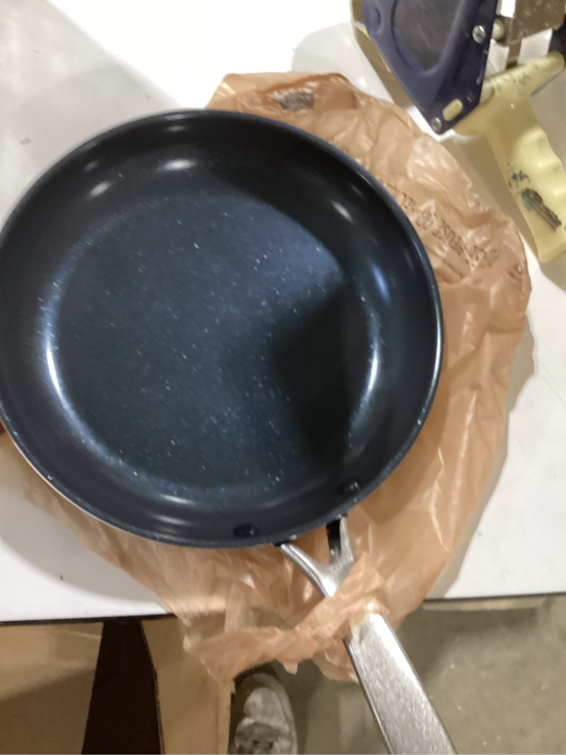 Condition photo showing Good Condition for blue diamond 10" nonstick frying pan skillet, diamond infused pfas & ptfe-free ceramic pot, dishwasher & oven safe, stay cool handle, durable non toxic metal utensil safe, egg & omelet pan, blue 10" frying pan skillet blue