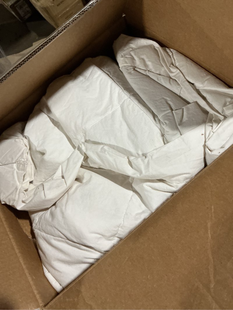Condition photo showing Good Condition for Royoliving Premium Feathers Down Duvet Insert Comforter Oversized King Size Heavyweight Thickened Winter White 100% Cotton Cover with Corner Tabs (120x98, 87 oz) White Oversized King Winter