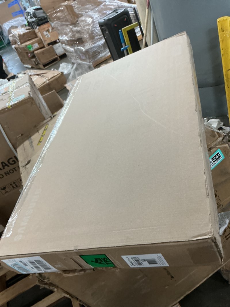 https://lotting-media.assets.bidfta.com/lotting_d3c33f95-316a-4ace-ac69-451dc82cb37c