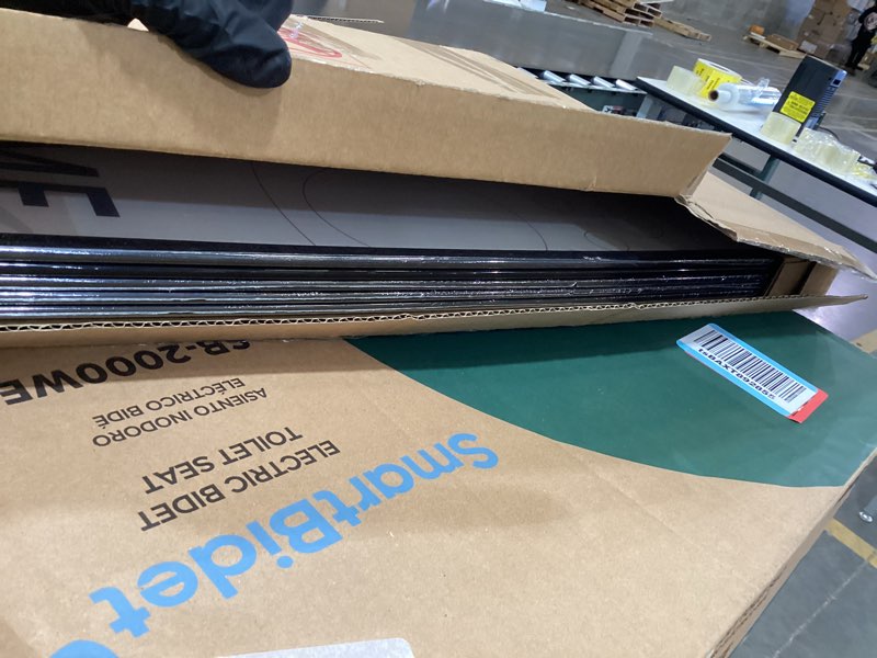 Condition photo showing Good Condition for VIOLABBEY 18x24 Frame Set of 5, 18 x 24 Black Poster Frames for Wall Mounting Vertically or Horizontally, Gallery Wall Picture Frame Black 18X24